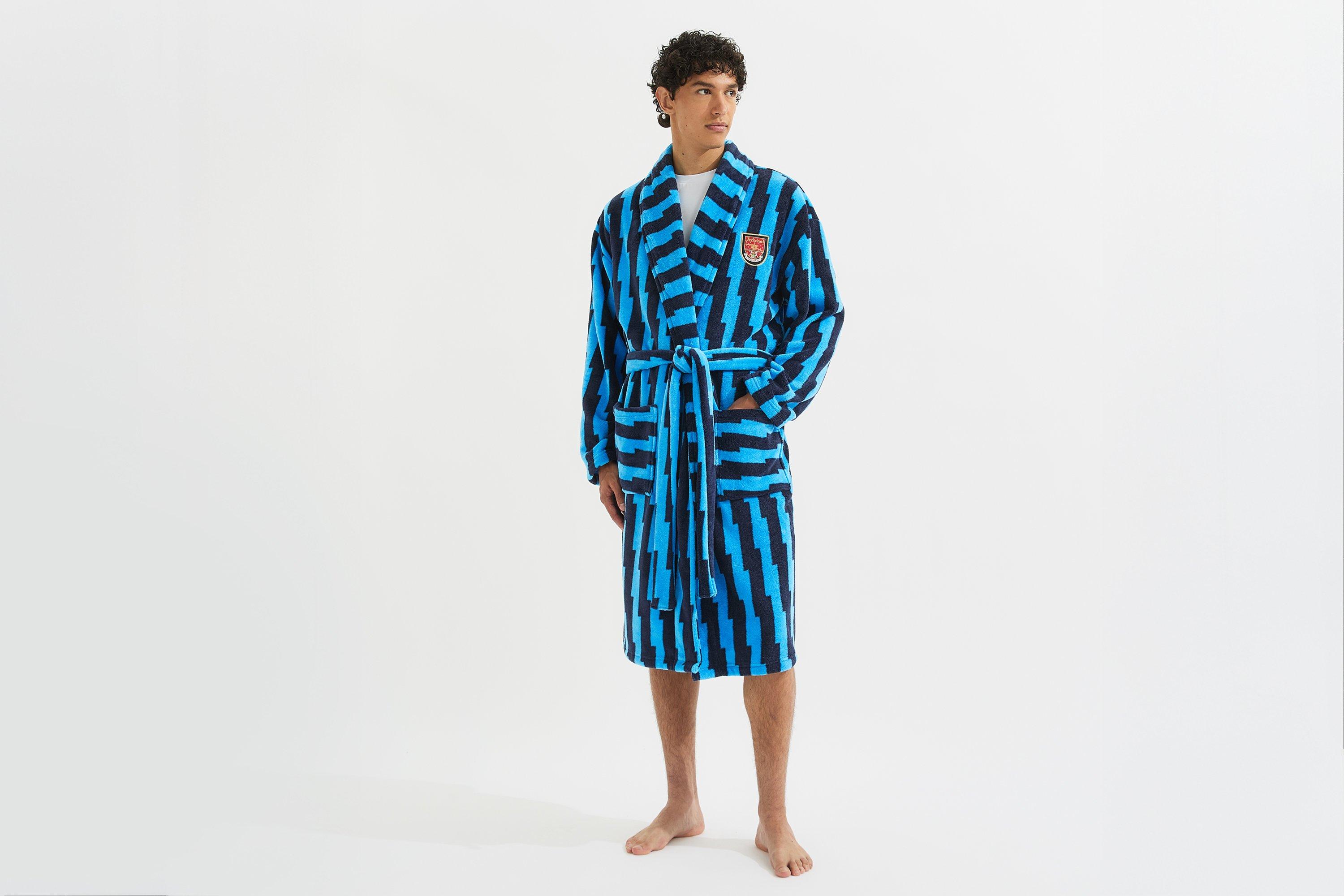 Arsenal Essentials Unisex Lightening Bolt Fleece Dressing Gown