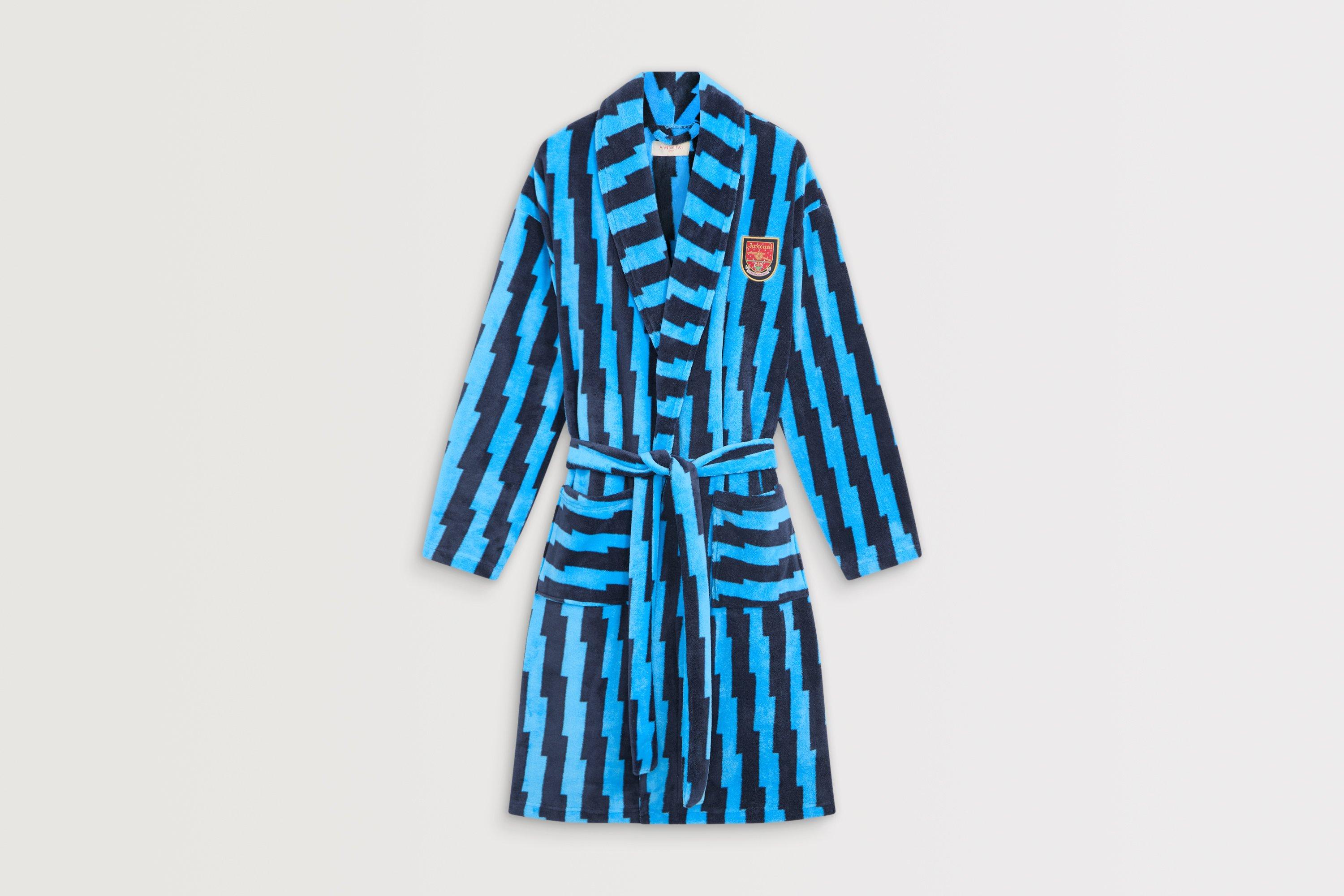Arsenal Essentials Unisex Lightening Bolt Fleece Dressing Gown
