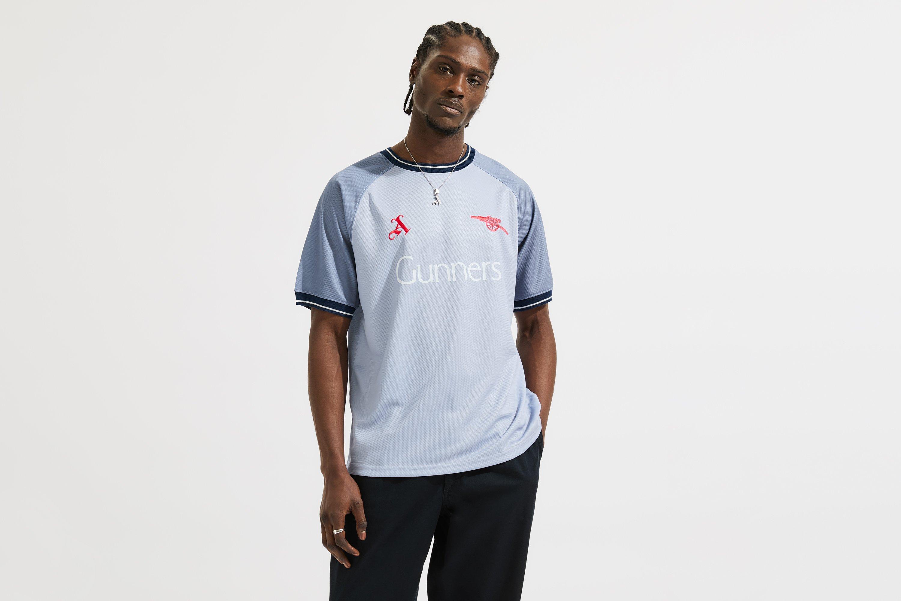 Arsenal Unisex Gunners Raglan T-Shirt in Blue