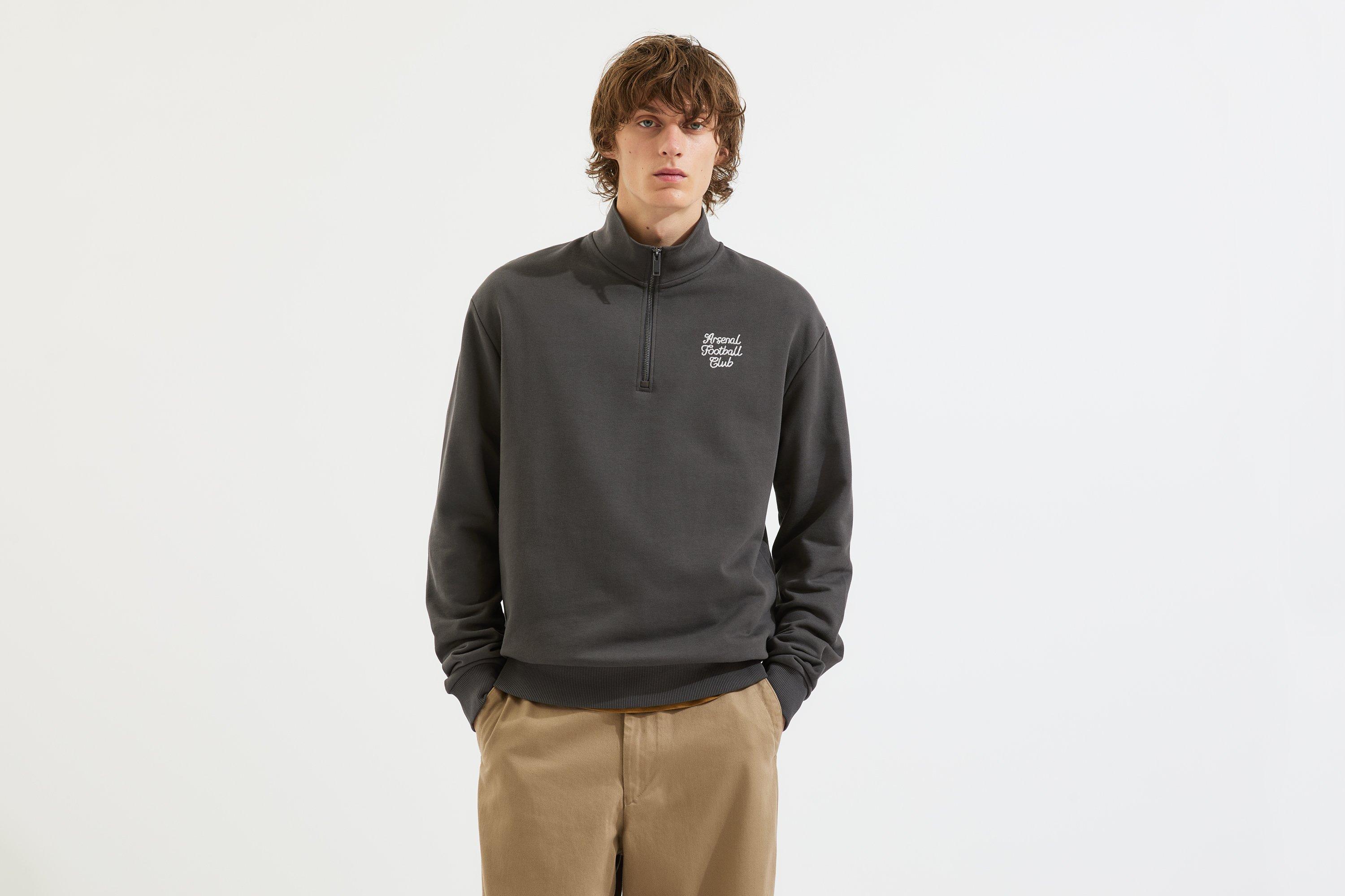 Arsenal Essentials Black Script 1/4 Zip Sweatshirt